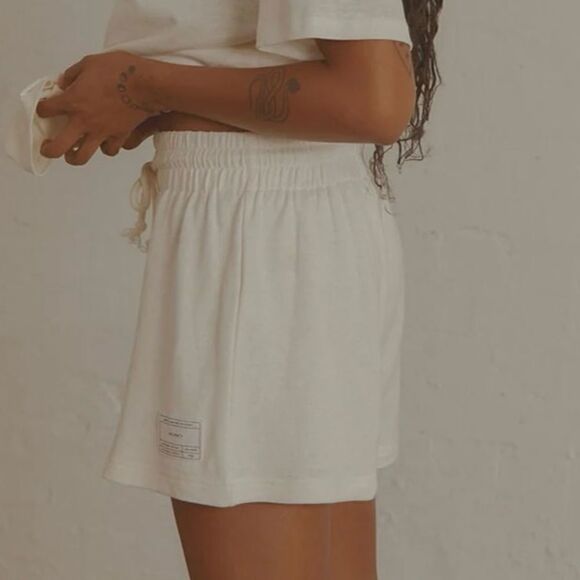 VACANCY The Essential Shorts - Coconut Milk NEW with Tag Size US 4 - Picture 7 of 8